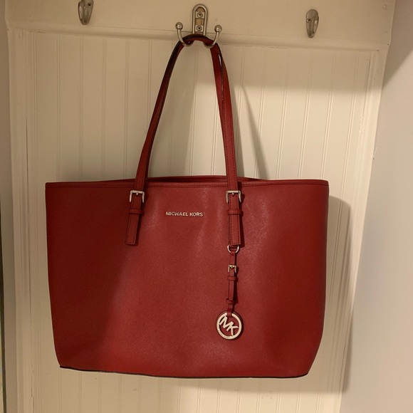 Michael Kors Handbags - Michael Kors Jet Set Travel Tote